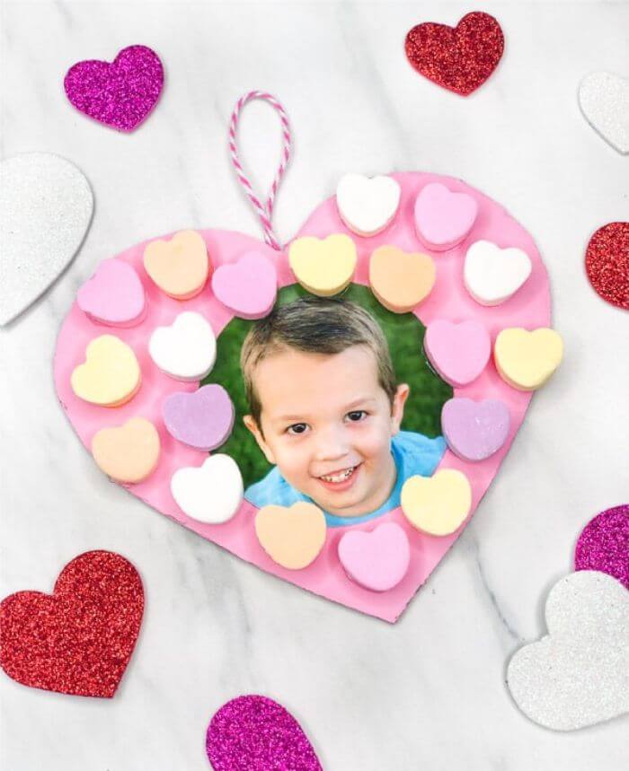 Easy Photo Valentine Wreath Craft from Simple Everyday Mom