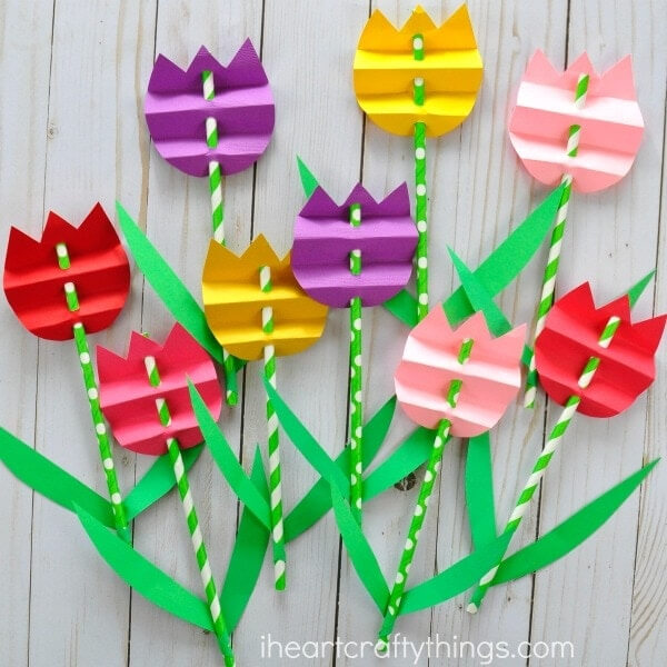 Gorgeous Paper Plate Tulip Crafts