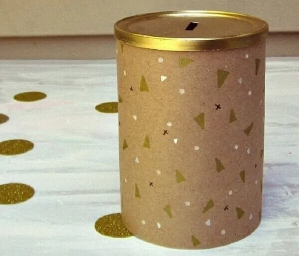 DIY Tin Can Piggy Bank For Savings